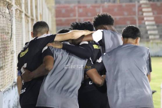 ¡Cristian Sacaza, con un agónico doblete, borra el “terror” en La Ceiba y el Honduras Progreso vence al Vida para olvidarse del descenso!