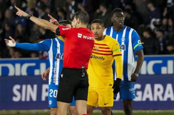 Robert Lewandowski define su futuro: “Uno de los objetivos, es volver a jugar otra vez en...”