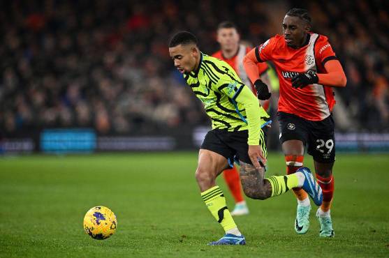 Gabriel Jesus marcó uno de los goles del Arsenal ante el Luton. Foto: AFP