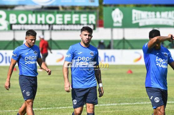 Auzmendi espera hacerse presente en el marcador esta tarde en el Yankel. Foto: Héctor Edú.