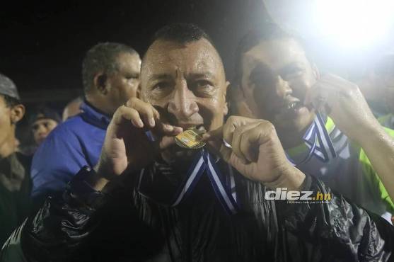 Humberto Rivera, técnico del Olancho FC: “No me gusta que los jugadores usen aretes y que se pinten el pelo”