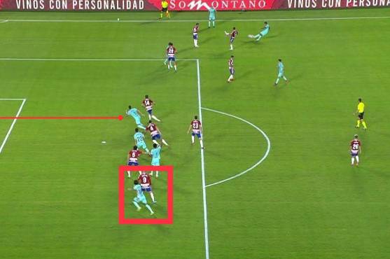 Imagen exacta de cuando sale el balón.