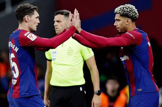 Hansi Flick no pierde tiempo: el DT alemán ha encontrado al reemplazo de Iñigo Martínez en la defensa del Barcelona