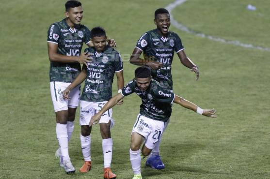 Los jóvenes Luis Vega (2000), José Aguilera (2002), Odin Ramos (2004) y Mikel Santos (1999) vieron acción en la ida del repechaje ante Victoria.