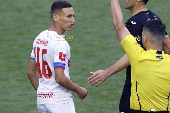 Maldonado debutó con Olimpia el pasado 27 abril de 2021 en triunfo de Olimpia 2-1 sobre Marathón en el estadio Nacional.