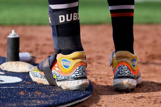 Los hermosos tacos que utilizó Mauricio Dubón en su día histórico.