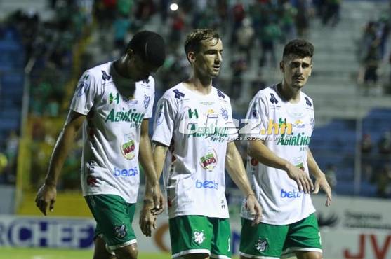 El argentino Álvaro Klusener solo tuvo una opción de peligro en la primera parte y su remate se fue desviado.