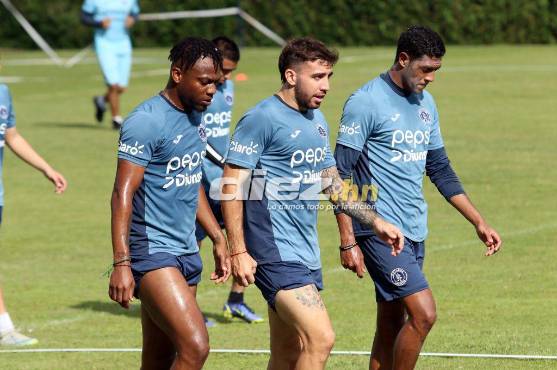 Auzmendi está trabajando al cien por ciento para ganarse un puesto como titular en Motagua. Foto: Marvin Salgado