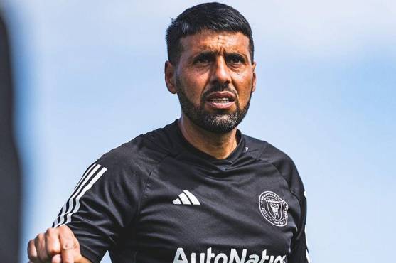 El asistente técnico de Gerardo el Tata Martino, Javier Morales.