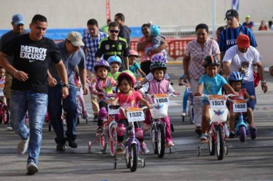 Los niños también son parte de este evento. Para este años se espera que muchos padres de familia se animen a inscribir a sus chiquitines.