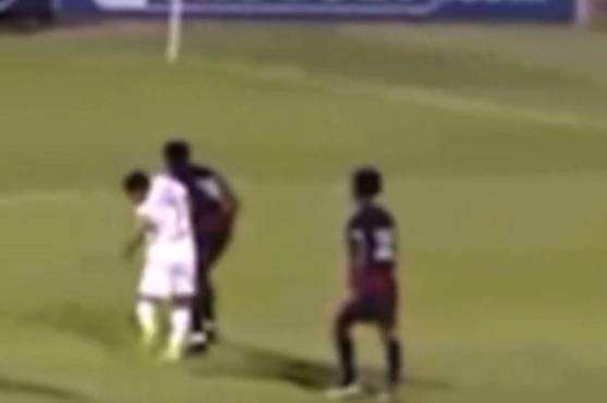 Edson Palacio también agredió a José Mario Pinto en el Olimpia vs Vida.