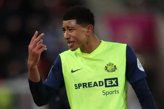 Jobe es una calca de su hermano Jude, solo tiene 18 años y pinta para buenas cosas en el fútbol.