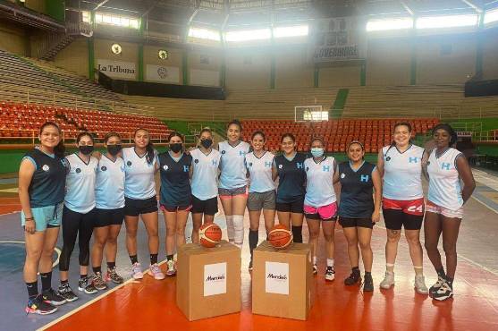 Plantilla de jugadoras de la selección femenina mayor de baloncesto.