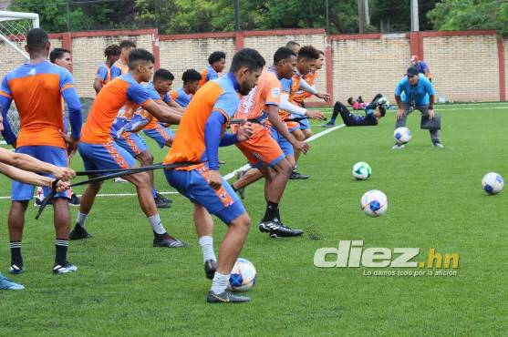 Trabajos de intesidad. La manada de los Lobos de la UPN han estado entrenando a doble horario. Foto: Marvin Salgado.