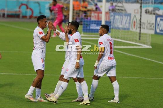 Chirinos y Jorge Álvarez también han marcado para el Olimpia ante Victoria. Foto: David Romero.