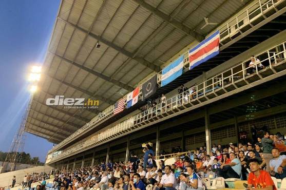 Así luce el estadio Morazán a falta de poco más de una hora para el inicio de partido entre Honduras y Panamá.