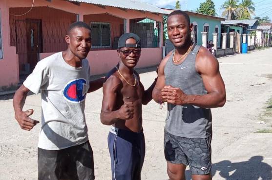 Muñeco González y Maynor Figueroa se criaron juntos en la comunidad de Nueva Armenia en Atlántida.