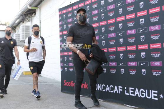Así fue la llegada de Medford al estadio Morazán de San Pedro Sula. Foto: Neptalí Romero.