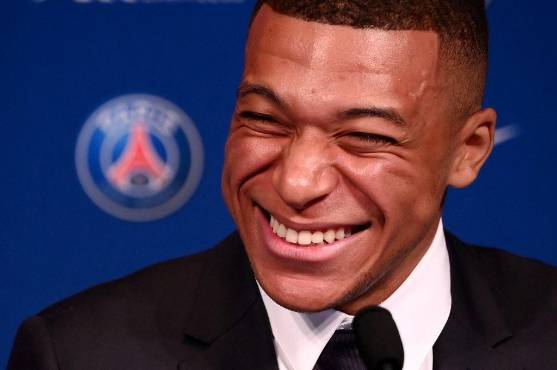 Kylian Mbappé se mostró muy contento por su renovación con el PSG.