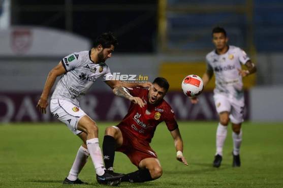 Real España ha estado más cerca del gol, pero no fue efectivo en el primer tiempo. Foto: Yoseph Amaya