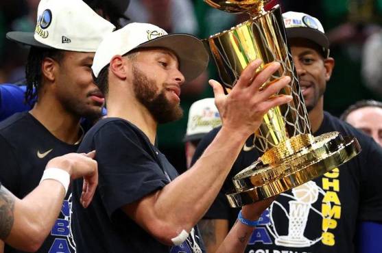 Curry ha sido campeón en cuatro ocasiones con los Warriors.