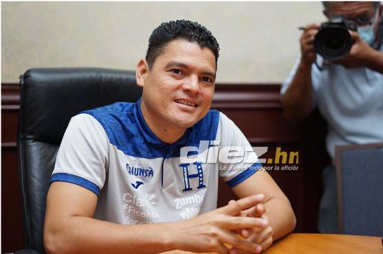 A sus 34 años de edad, el seleccionador Luis Alvarado está viviendo una bonita experiencia con los cipotes de la Sub-20.