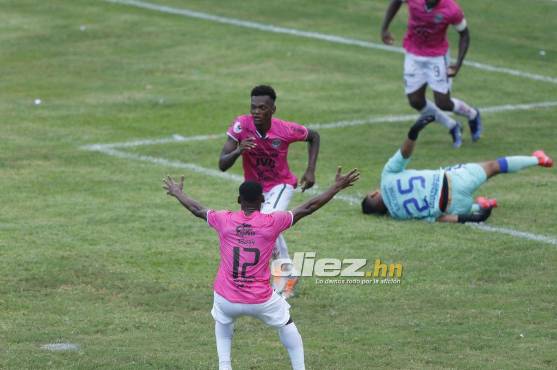 Félix Crisanto marcó el tanto con que Marathón rescató un valioso empate ante Motagua en el Yankel. FOTO: Neptali Romero.