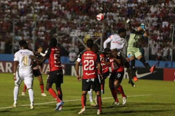 Así se vivió el minuto a minuto: Olimpia saca leve ventaja ante Alajuelense en la final de ida de la Liga Concacaf