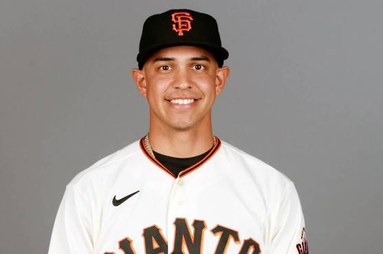 Foto oficial de Mauricio Dubón para la temporada 2022.