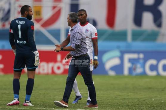 Lavallén se marchó con bastante discordia del terreno de las acciones tras su expulsión.