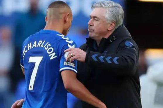 Ancelotti y Richarlison compartieron vestuario cuando el italiano dirigía al Everton.