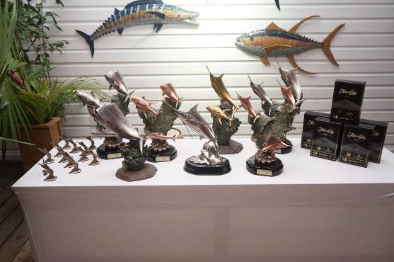Así fueron los trofeos que se entregaron en la premiación del Torneo de Pesca Roatán 2022. FOTO: Mauricio Ayala.