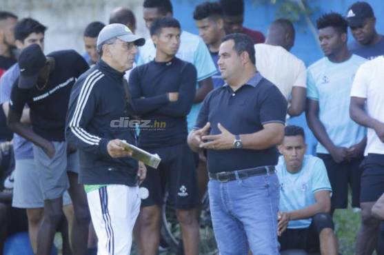 Salomón Nazar llegó a un acuerdo con el presidente Javier Cruz para que siguiera en el Victoria. FOTO: Archivo