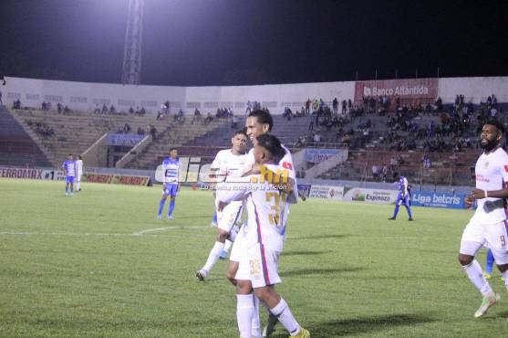 Olimpia se puso a ganar ante el Victoria con anotación de Chirinos. Foto DIEZ: Samuel Zelaya.