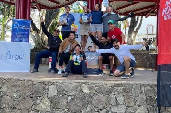 Grupo de hondureños que participo en el maratón.