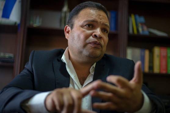 el diptuado Jari Dixon quiere que el estadio Nacional pase a llamarse ‘Estadio Chelato Uclés’.