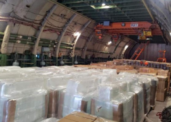 Rusia envía un avión con suministros para combatir el coronavirus en Estados Unidos