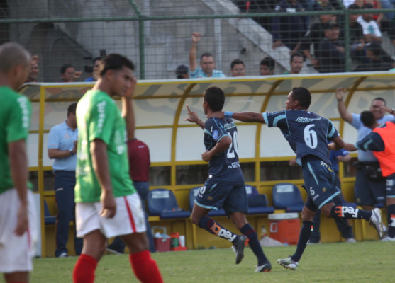 Amado frena al Marathón con un golazo