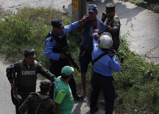 Así se vivió el terror en la guerra de pedradas entre barra de Real España y Marathón