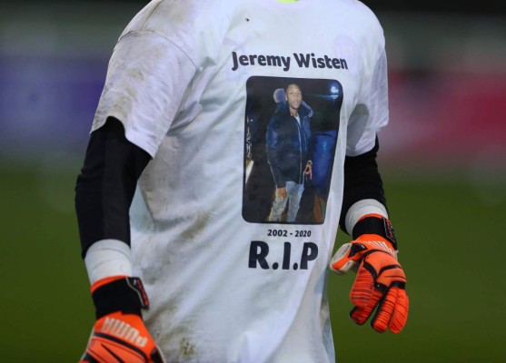 Revelaron el triste motivo por el que joven futbolista del Manchester City se quitó la vida