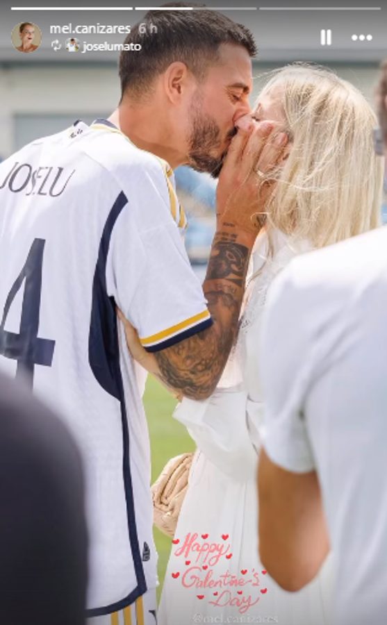 Sorprendieron a sus novias en San Valentín; el tremendo regalo de Memphis Depay para Griezmann por su amistad