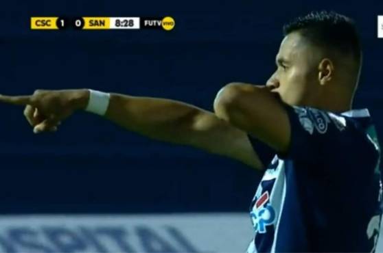 Roger Rojas ya suma cuatro anotaciones en el fútbol de Costa Rica.