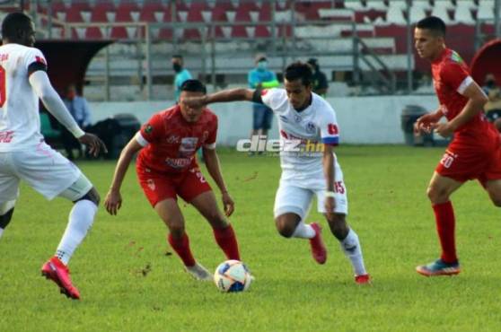 Real Sociedad y Olimpia están sin goles en el Francisco Martínez de Tocoa. Fotos Edgar Witty