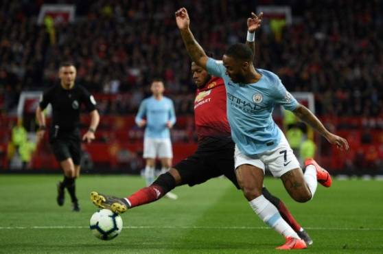 El Manchester United y City siguen empatando en el estadio Old Trafford.