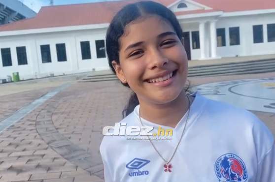 La joven Miselis Lagos no se escondió por el amor que le tiene al Motagua.