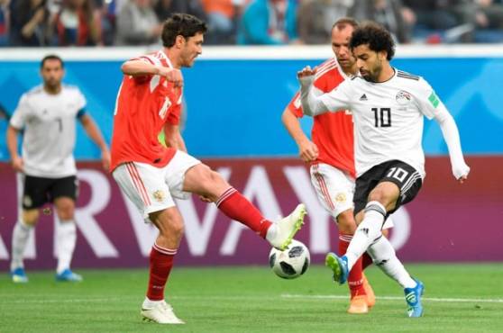 Mohamed Salah no ha tenido una oportunidad de gol frente a Akinfev. FOTOS AFP