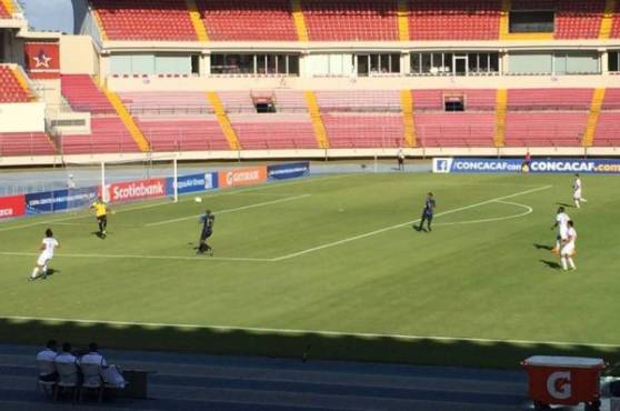 Honduras no puede contra Nicaragua que se para muy bien y aguanta los embates que propone el equipo que dirige Jorge Luis Pinto. Foto cortesía