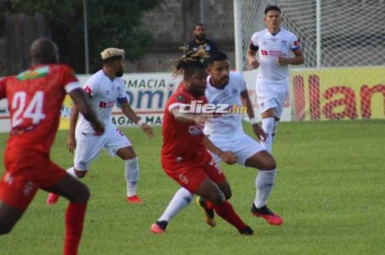 Real Sociedad y Olimpia están sin goles en el Francisco Martínez de Tocoa. Fotos Edgar Witty