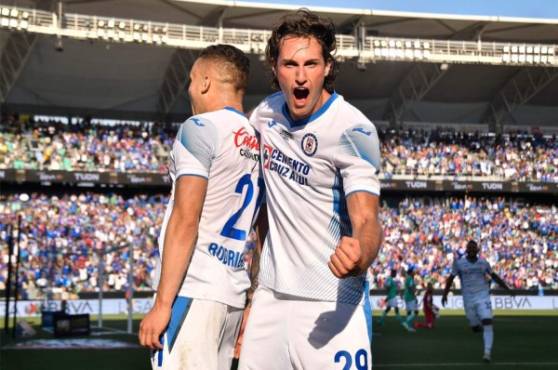 Cruz Azul levantó el tercer Campeón de Campeones de su historia al derrotar a León.