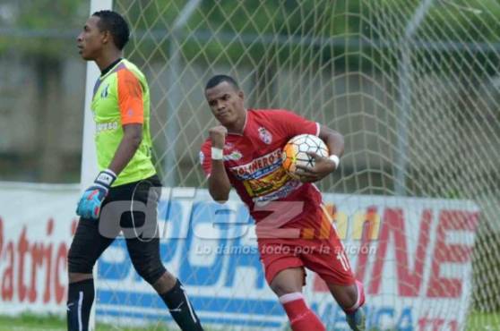 Rony Martínez celebra el gol de penal con el que Real Sociedad empató el encuentro. Foto Javier Rosales